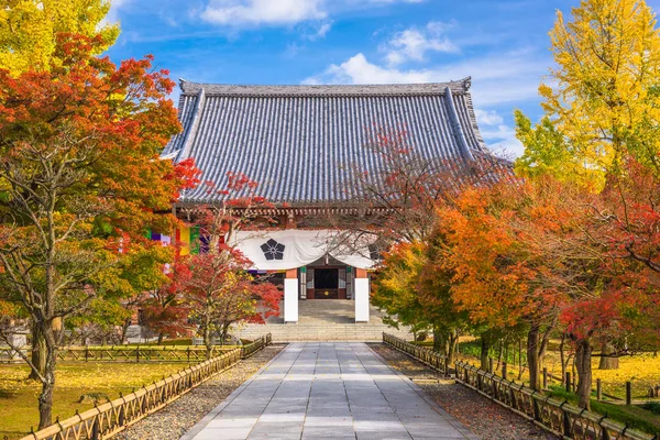 秋のシーズンのちしゃの寺で京都市 — ストック写真