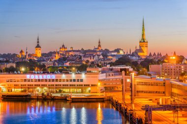 Tallinn, Estonya liman ve manzarası.