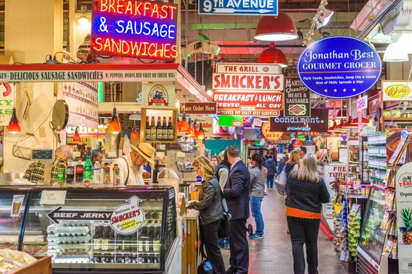 Philadelphia Pennsylvania November 2016 Vendors Customers Reading Terminal Market Historic — Stock Photo, Image