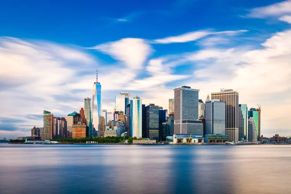 New York New York Usa Finansdistriktet Skyline Från Över Hamnen — Stockfoto