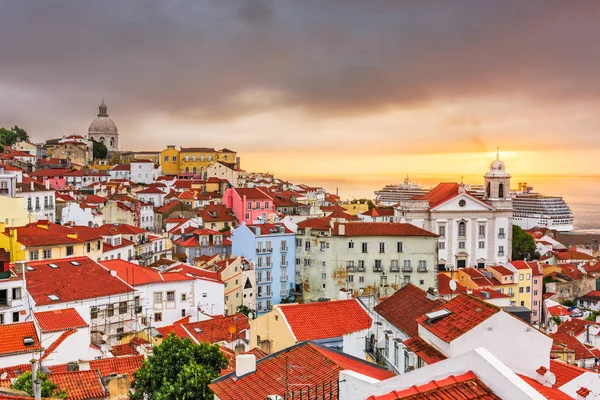 Στον Ορίζοντα Της Πόλης Λισαβόνα Πορτογαλία Πάνω Από Την Περιοχή — Φωτογραφία Αρχείου
