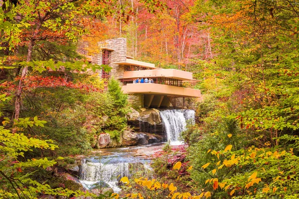 Mill Run Pennsylvania Usa October 2017 Fallingwater Bear Run Waterfall — Stock Photo, Image