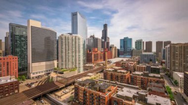 Chicago, Illinois, ABD şehir cityscape alacakaranlıkta.