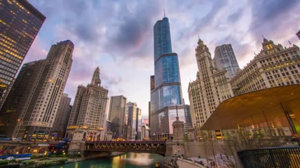 Чикаго Іллінойс Сша Skyline Річці Чикаго Дня Ніч — стокове відео