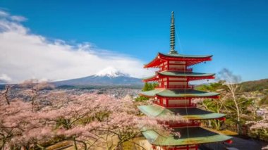 Mt. Fuji, Japonya ve Pagoda içinde ilkbahar.