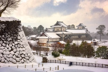 Kanazawa, Japonya'da Kanazawa Castle kış.