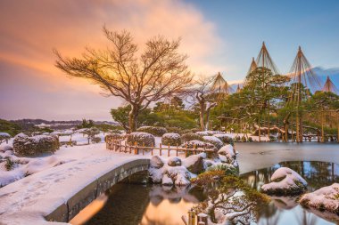 Kenrokuen Garden Kanazawa, Japonya kış şafak.