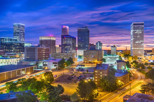 Tulsa Oklahoma Abd Skyline Alacakaranlıkta — Stok fotoğraf