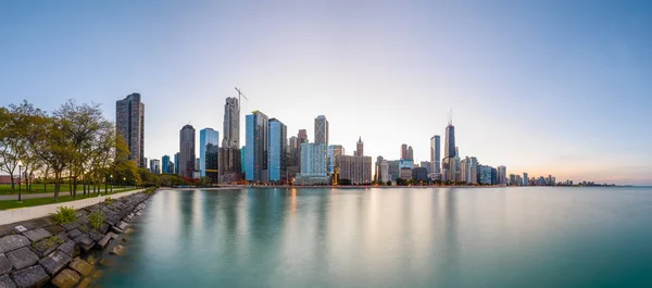 Chicago Illinois Verenigde Staten Centrum Skyline Van Lake Michigan Schemering — Stockfoto