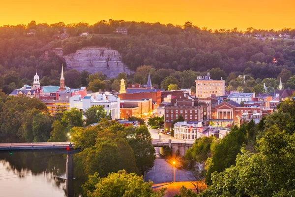 Frankfort Kentucky Eua Cidade Skyline Rio Kentucky Entardecer — Fotografia de Stock