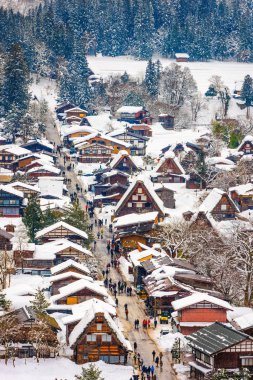 Shirakawago, Gifu, Japonya tarihi tarım köy kış.