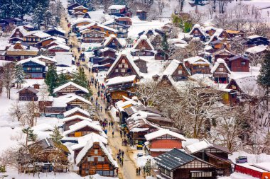 Shirakawago, Gifu, Japonya tarihi tarım köy kış.