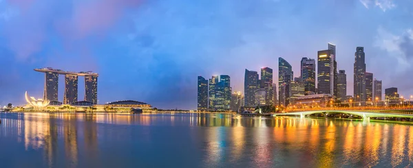Panoramę Singapuru Zatoce Przed Świtem — Zdjęcie stockowe