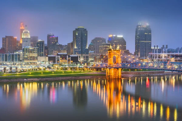 Cincinnati Ohio Estados Unidos Skyline Río Por Noche — Foto de Stock