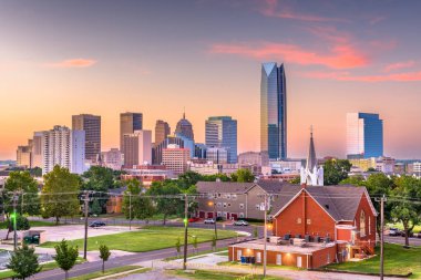 Oklahoma City, Oklahoma, ABD alacakaranlıkta gökyüzü. 