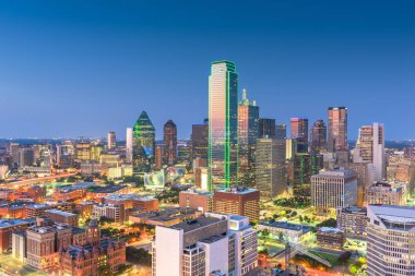 Dallas, Texas, ABD skyline Dealey Plaza üzerinde.
