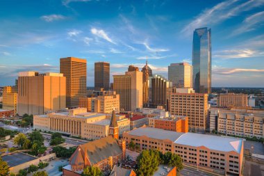 Oklahoma City, Oklahoma, ABD alacakaranlıkta gökyüzü. 