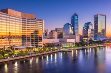 Jacksonville, Florida, ABD şehir şehir manzarası.