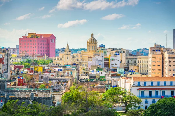 ハバナ キューバのダウンタウンのスカイライン — ストック写真
