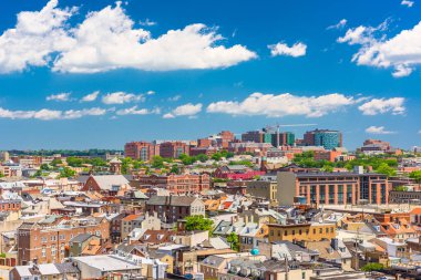 Baltimore, Maryland, ABD cityscape küçük İtalya ve mahalleler bakan.