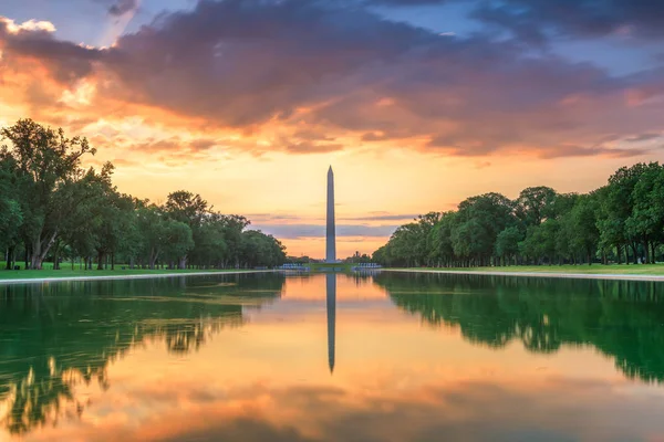 Washington Monument Reflecting Pool Washington Usa Bij Dageraad — Stockfoto