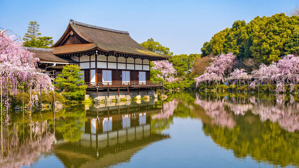 Kyoto Japan Spring Heian Shrine Pond Garden Stock Picture
