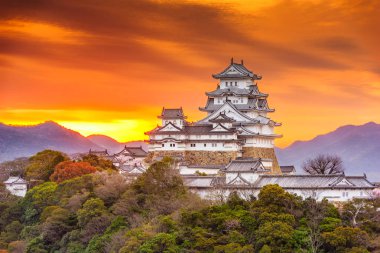 Şafakta, Himeji Kalesi Himeji, Japonya yatay.