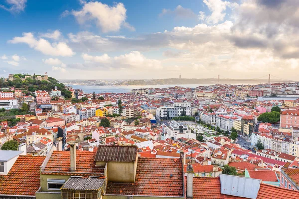 Στον Ορίζοντα Της Πόλης Λισαβόνα Πορτογαλία Κάστρο Sao Jorge Και — Φωτογραφία Αρχείου