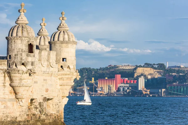 ポルトガル リスボンのベレンの塔の砲塔 — ストック写真