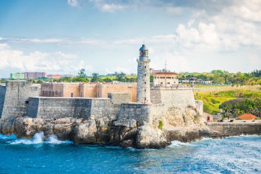 Havana, La Cabana Kalesi 'nin Küba deniz feneri.