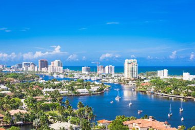 Fort Lauderdale, Florida, ABD skyline bariyer Island üzerinde.