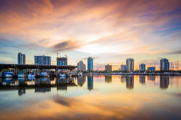 St. Petersburg, Florida, USA downtown city skyline — Stock Photo, Image