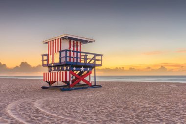Miami Plajı, Florida, ABD Gündoğumu ve Cankurtaran Kulesi
