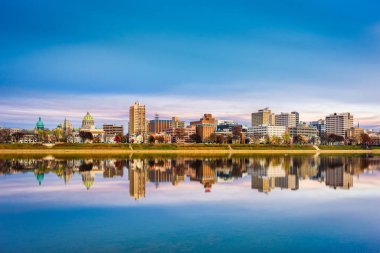 Harrisburg, Pennsylvania, ABD şehir şehir manzarası Susqu üzerinde