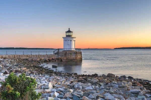 South Portland, Maine, Usa w Portland światłem falochron. — Zdjęcie stockowe