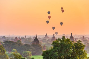 Archaeologi peyzaj Bagan, Myanmar antik tapınak kalıntıları