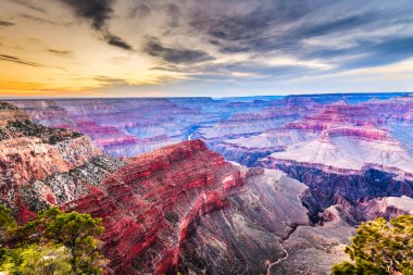 Büyük Kanyon, Arizona, ABD Güney RIM alacakaranlıkta.