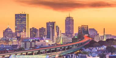 Köprü ve karayolları ile Boston, Massachusetts, ABD silüeti