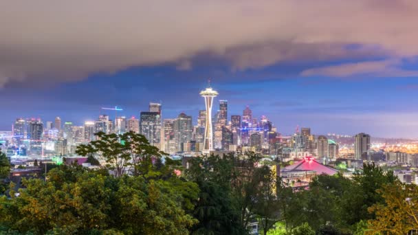 西雅图 华盛顿 乌萨市中心天际线从晚上到黎明 — 图库视频影像