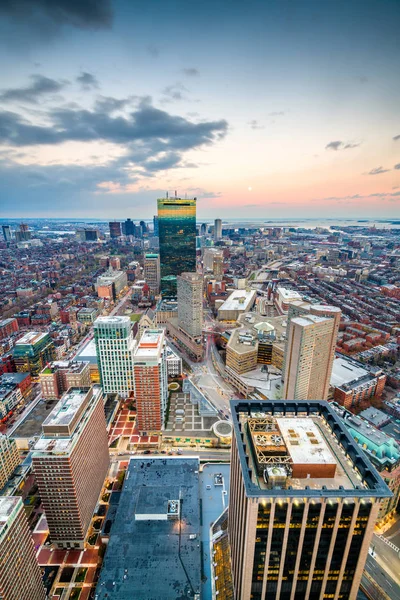 ボストン マサチューセッツ 夕暮れ時のアメリカの都市景観 — ストック写真