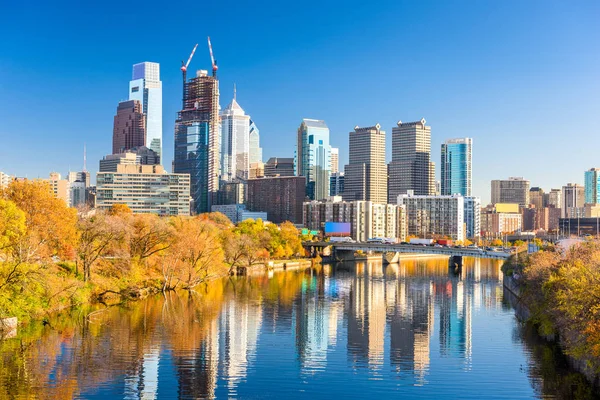 Filadelfia, Pensilvania, EEUU River Skyline — Foto de Stock