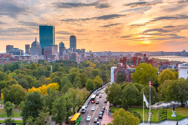 Boston, Massachusetts, Usa downtown skyline över parken — Stockfoto