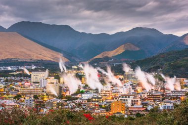 Beppu, Japonya cityscape kaplıca Banyosu evleriyle