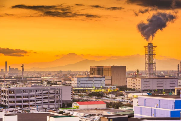 Kawasaki, fábricas do Japão e Mt. Fuji. — Fotografia de Stock