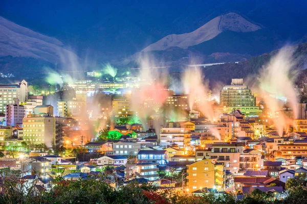 Beppu, Cityscape Jepang dengan pemandian air panas — Stok Foto