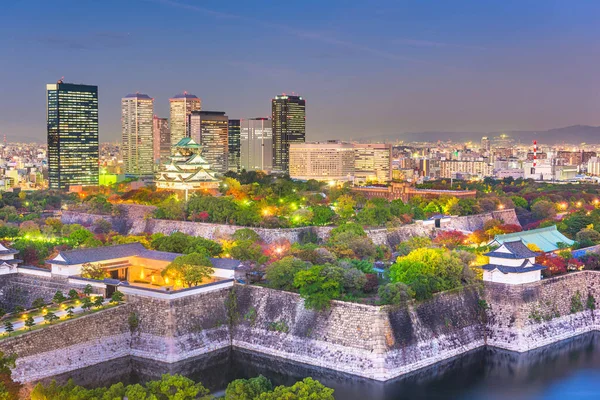 Osaka, Japonsko Panorama v Ósace zámecký Park. — Stock fotografie