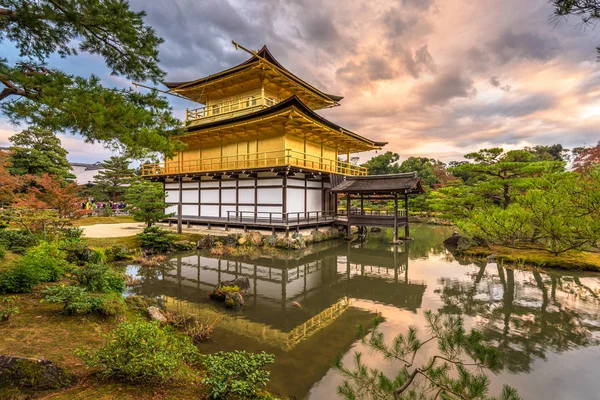 Ναός Kinkakuji Στο Κιότο Ιαπωνία Σούρουπο — Φωτογραφία Αρχείου