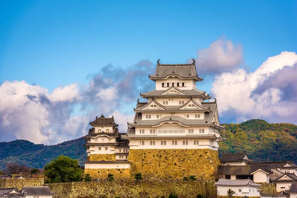 Castelo Himeji na temporada de outono . — Fotografia de Stock