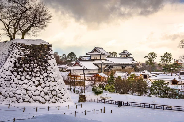 Kanazawa, Japan op het kasteel in de winter — Stockfoto