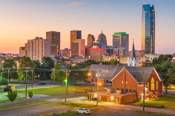 Oklahoma City, Oklahoma, ABD alacakaranlıkta gökyüzü.